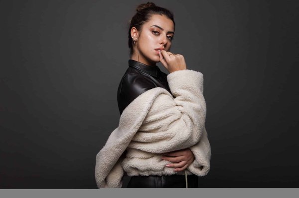 Les do's and don'ts du mix and match en mode féminine